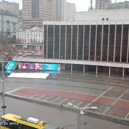Двухкомнатная Квартира С Видом На Дворец Украина Kiev Dış mekan fotoğraf
